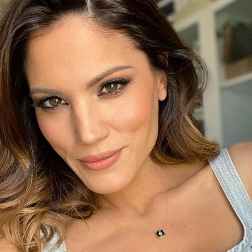 Η Μαίρη Συνατσάκη μας δείχνει πώς είναι το αληθινό της πρόσωπο, χωρίς φίλτρα και μακιγιάζ