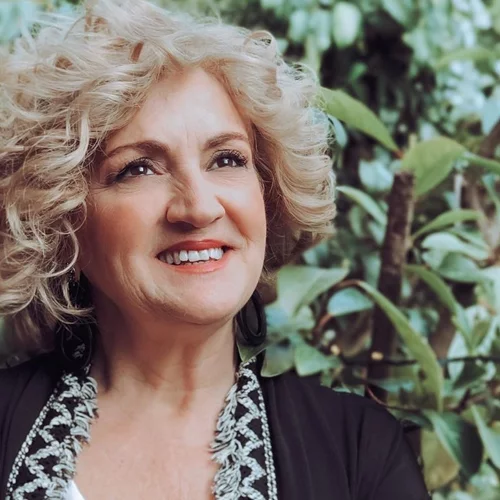 Η Φαίδρα Νταϊόγλου πιο εντυπωσιακή και όμορφη από ποτέ | H σπάνια δημόσια εμφάνιση με τη μητέρα της, Υρώ Μανέ