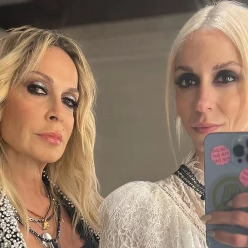 Σοφία Καρβέλα | "Πέρασα δύσκολα - Με τους γονείς μου δεν υπήρχε ποτέ η τυπική σχέση μαμά-μπαμπάς"