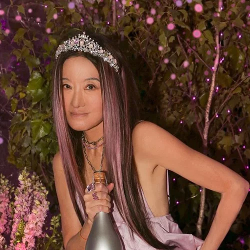 Η μυστηριώδης περίπτωση της Vera Wang | Γιόρτασε τα 73α γενέθλιά της αλλά μοιάζει με 30άρα