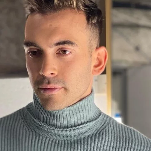 Ιάσονας Μανδηλάς | "Πήρα δύναμη από τον Φώτη Σεργουλόπουλο και τον Γιώργο Καπουτζίδη για να κάνω coming out"