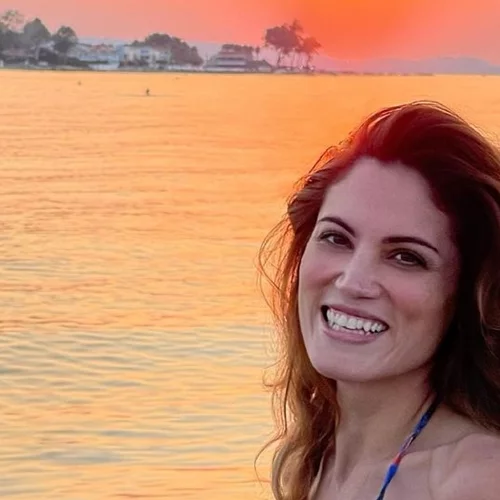 Μαίρη Συνατσάκη | Η ξέγνοιαστη βόλτα στην παραλία με καλούς φίλους