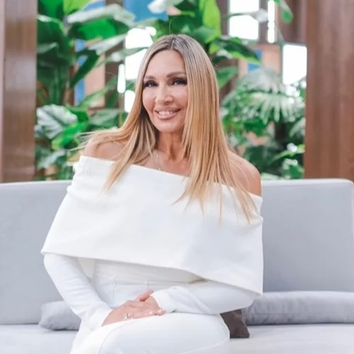 Η κρητική σαλάτα της Ελένης Πετρουλάκη είναι ένα ολοκληρωμένο γεύμα για τα lunch breaks σου