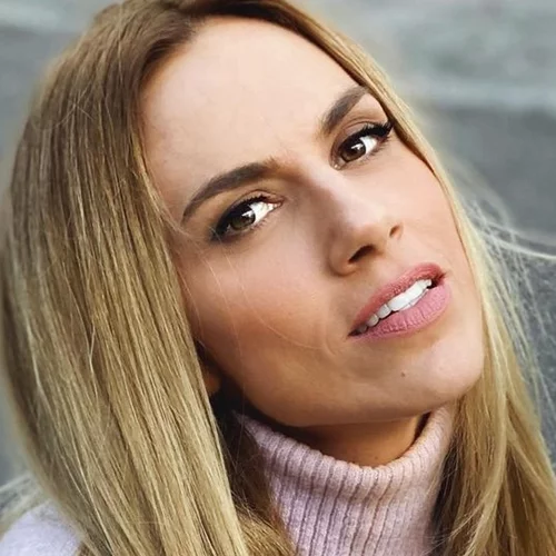 Ντορέττα Παπαδημητρίου | Η φωτογραφία αγκαλιά με την κόρη της Μαίρης Συνατσάκη, Ολίβια