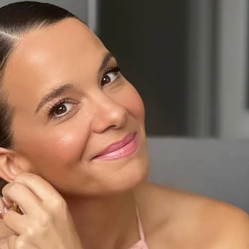 "Επιτέλους ένα φυσιολογικό μακιγιάζ" | Η Ελιάνα Χρυσικοπούλου δείχνει την 2' makeup ρουτίνα της