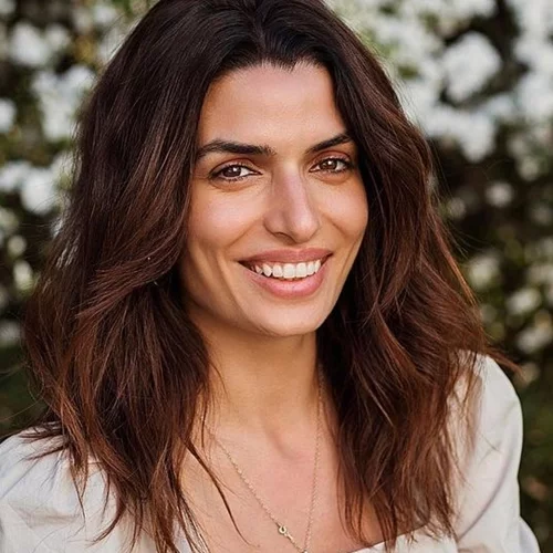 Τόνια Σωτηροπούλου | Το άκρως θηλυκό άρωμα που φορά εδώ και 20 χρόνια