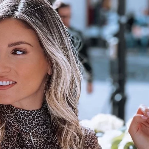 "Σε ποιον απευθύνεστε; Σε εμένα;" | Η έντονη ενόχληση της Αθηνάς Οικονομάκου σε σχόλιο follower