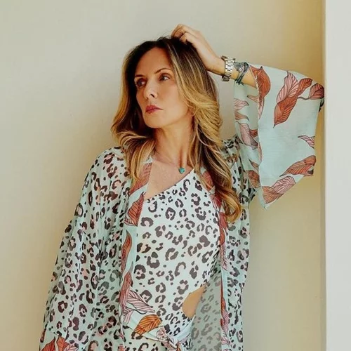 Η Εβελίνα Παπούλια υιοθέτησε τη μεγαλύτερη τάση στα μαλλιά για γυναίκες άνω των 50 | Δες το νέο hair look της