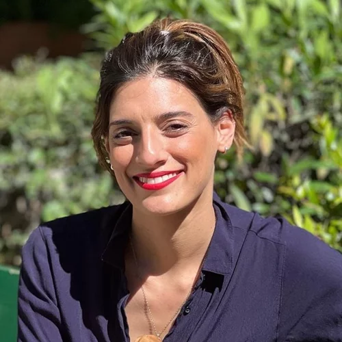 Η Χριστίνα Χειλά Φαμέλη στην Επίδαυρο | Στην πρώτη παράσταση της Δανάης Μιχαλάκη και της Έλλης Τρίγγου