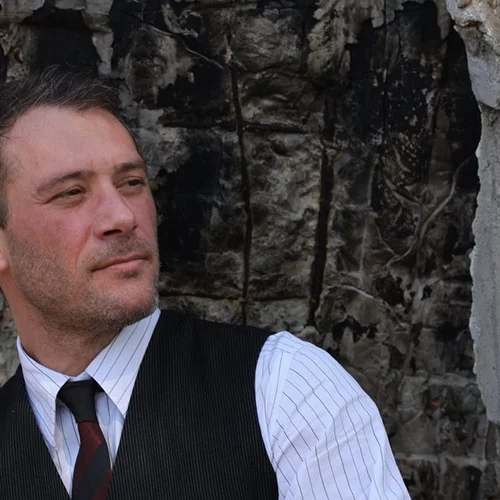 Αντίνοος Αλμπάνης | "Πληρώνω κάθε εβδομάδα τον ψυχίατρό μου για να μη θυμώνω"