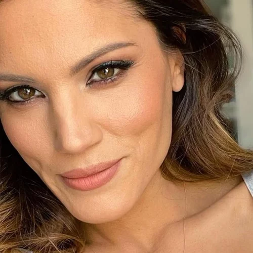 Η Μαίρη Συνατσάκη μιλάει για τη σχέση της με τον Ίαν Στρατή | "Η πρώτη μου σκέψη ήταν ότι δε θα τραβήξει για πολύ καιρό το μεταξύ μας..."