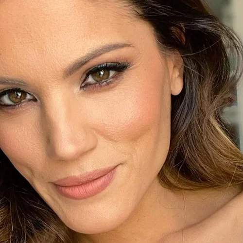 Η Μαίρη Συνατσάκη μας δείχνει την πραγματικότητα | Έτσι κυκλοφορεί μέσα στο σπίτι