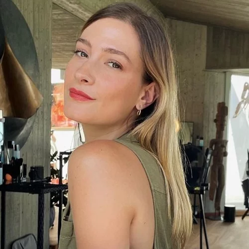 Η Ισμήνη Παπαβλασοπούλου υιοθέτησε το πιο chic κούρεμα του καλοκαιριού