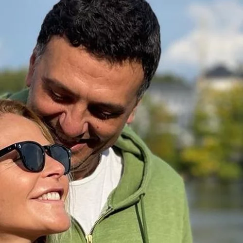 Couple Goals | Τζένη Μπαλατσινού - Βασίλης Κικίλιας στην πιο γλυκιά φωτογραφία που θα δεις σήμερα