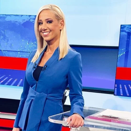 Έφη Αλεβίζου | Η φωτογραφία της στην παραλία χωρίς ίχνος μακιγιάζ που ενθουσίασε τους θαυμαστές της