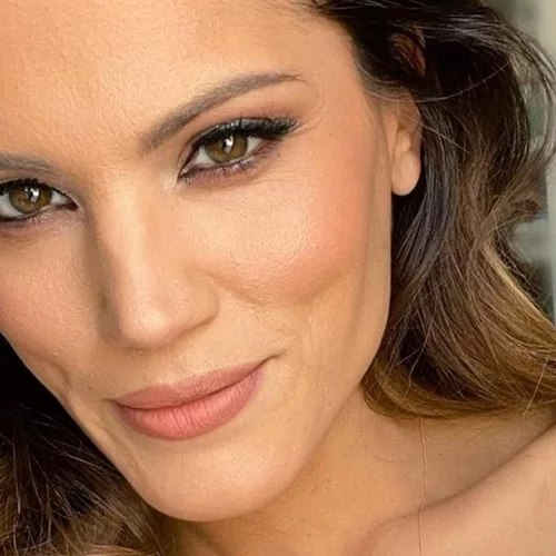 "Αυτό." | Η μικρή Ολίβια κοιμάται και η Μαίρη Συνατσάκη φωτογραφίζει το πιο γλυκό σημείο πάνω της