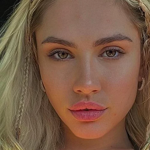 Άλλος άνθρωπος | Η Έλενα Τσαγκρινού έχει πλέον καστανά μαλλιά