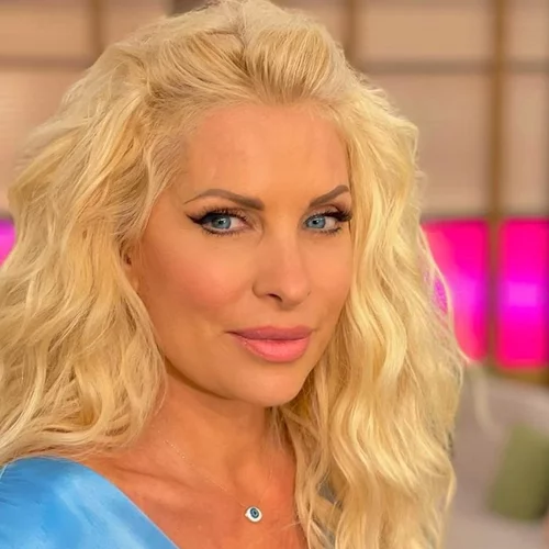 Η Ελένη Μενεγάκη επέστρεψε στο πλατό | "Σε 11 ημέρες πάλι μαζί" | Δείτε το βίντεο