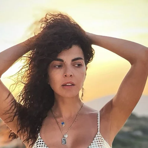 Η Μαρία Σολωμού ποζάρει στο πλευρό του Mente Fuerte | Τελικά τι συμβαίνει μεταξύ τους;