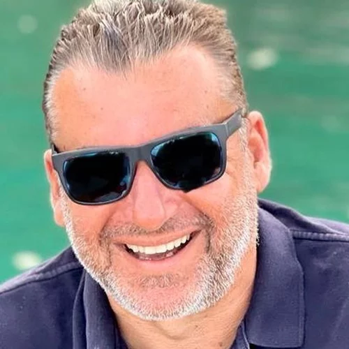 Γιώργος Λιάγκας | Η γλυκιά ανάρτηση για τα γενέθλια του γιου του, Γιάννη, και η φαντασμαγορική τούρτα