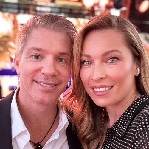 Full in Love | Η Μαριέττα Χρουσαλά και ο Λέων Πατίτσας σε ονειρικό γάμο σε λίμνη των Άλπεων