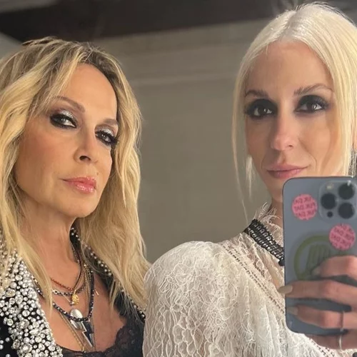 Κυριολεκτικά αγνώριστες | Η Άννα Βίσση ποζάρει με τη 10χρονη Σοφία Καρβέλα το 1993