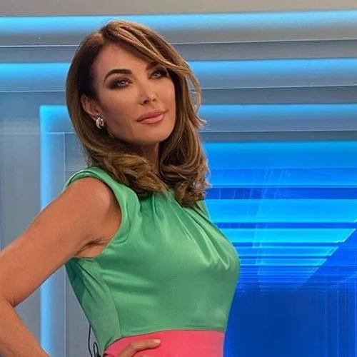 Η Τατιάνα Στεφανίδου είναι κομψή ακόμα και στο γήπεδο | Η δημόσια εμφάνιση με τον Νίκο Ευαγγελάτο και τον γιο τους