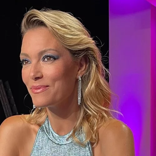 Βίκυ Καγιά | Το αγαπημένο της 80s χτένισμα είναι και αυτό που αποδεδειγμένα σε κάνει να δείχνεις νεότερη