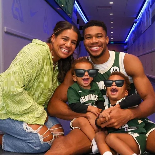 Ο Γιάννης Αντετοκούνμπο στο νέο Esquire