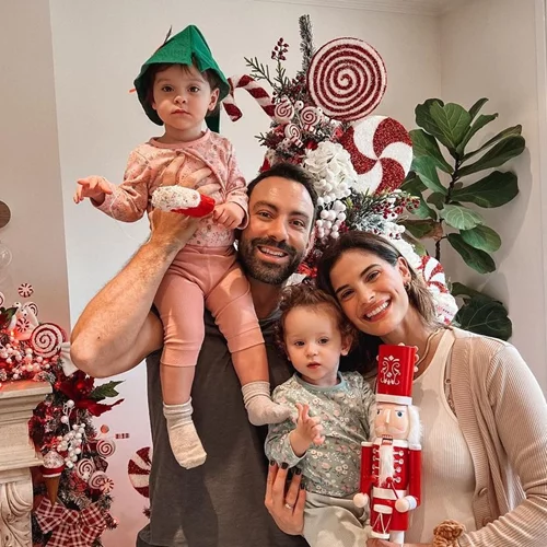 Ετοιμάζεσαι να στολίσεις για Χριστούγεννα; Πάρε ιδέες από 10 αγαπημένους Έλληνες celebrities