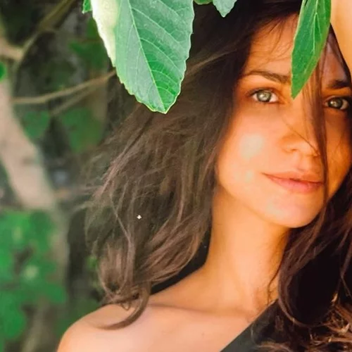 Κατερίνα Γερονικολού | Το βίντεο με μαγιό στο Instagram και τα παιχνίδια στα βραχάκια