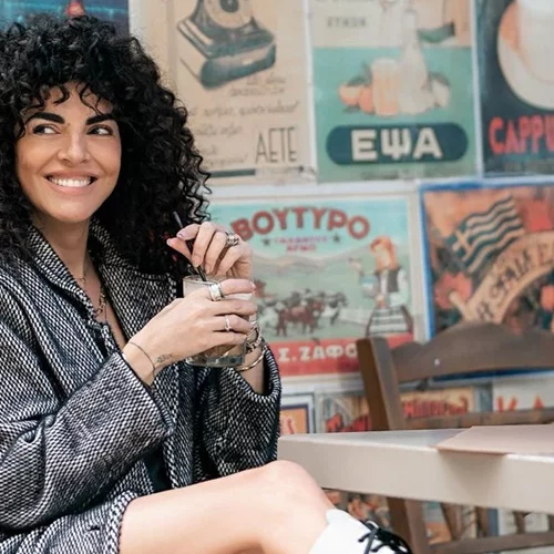 Mente Fuerte για Μαρία Σολωμού | "Δεν βλέπεις τον έρωτα στα μάτια της; Δεν κάνει για μούσα του έρωτα;"