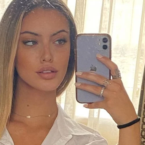 Δανάη Λιβιεράτου | Το βραδινό outfit που επέλεξε και οι σέξι της κοιλιακοί