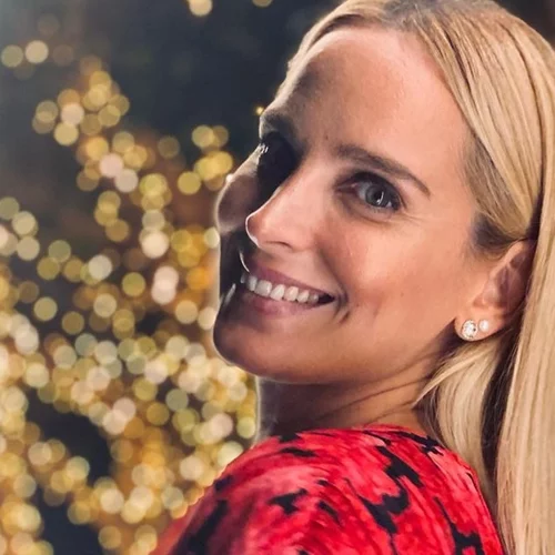 Η Άννη Πανταζή ήταν μία νύφη που ζηλέψαμε | Το νυφικό της ήταν η επιτομή της θηλυκότητας