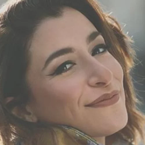 Celebrity News | H "άπλυτη" Μαρίζα Ρίζου, το παράπονο της Ανδρομάχης και η επιστροφή της Μπακοδήμου στην τηλεόραση