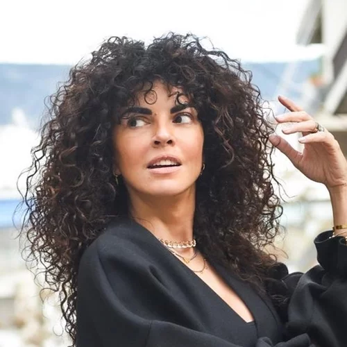 "Κούκλα, 10 χρόνια νεότερη" | Η Μαρία Σολωμού με ολόισια μαλλιά δείχνει πιο νέα από ποτέ