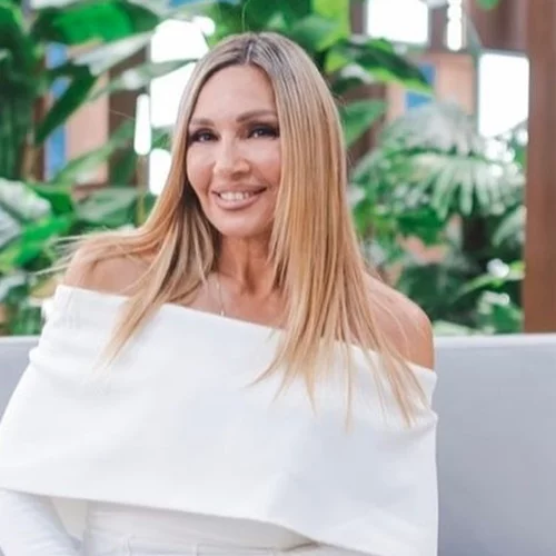 Ελένη Πετρουλάκη | "Οι κόρες μου αυτή τη στιγμή είναι στην εφηβεία και είναι πολύ επικριτικές απέναντί μου"