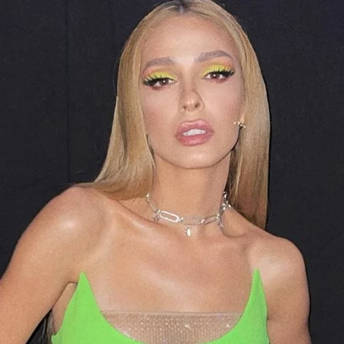 Η Ελένη Φουρέιρα μάς "κόβει" ξανά την ανάσα | Το μικροσκοπικό μπικίνι και οι κοιλιακοί που ενυπωσιάζουν