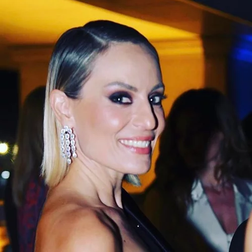 Mία κατάξανθη και πανέμορφη μικρούλα| Η φωτογραφία της Ελεονώρας Μελέτη από την παιδική της ηλικία