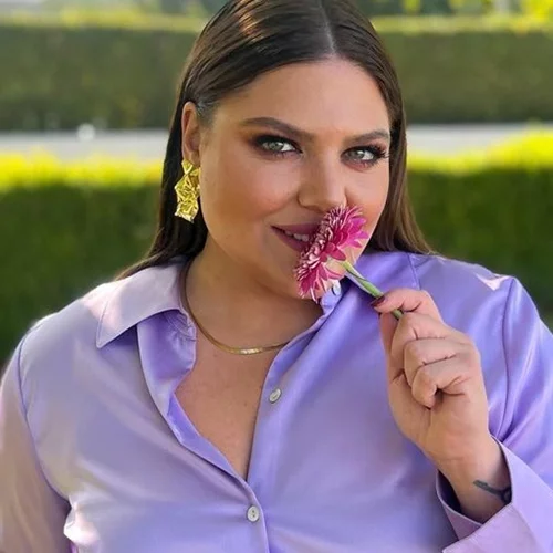 Δανάη Μπάρκα | Η on air συγκίνηση με την έκπληξη των συνεργατών της και το βίντεο της γιαγιάς της, με αφορμή τα γενέθλιά της