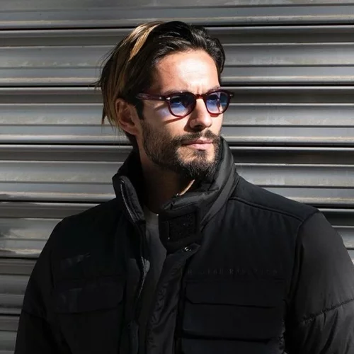 Γιώργος Καράβας | "Μέσα σε όλη αυτή την αστερόσκονη υπάρχει πολύς αγώνας και πολύς πόνος"