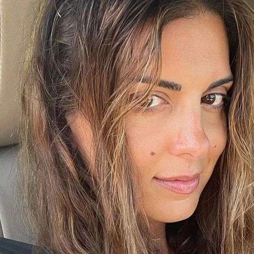 Η Σταματίνα Τσιμτσιλή δείχνει το "σκληρό" backstage των άψογων φωτογραφιών της | "Τι τραβάμε για μια φωτο"