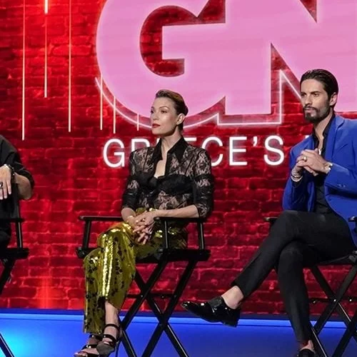 Celebrity News | Η Έβελυν εξηγεί γιατί κατέρρευσε στο GNTM, η "εξαφάνιση" της Σκορδά από το πλατό και το νέο τραγούδι της Βανδή