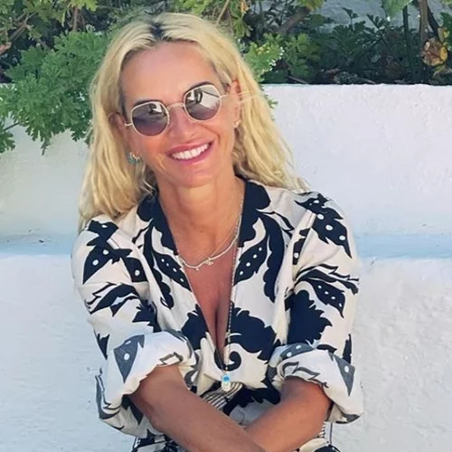 Η Μαρία Μπεκατώρου και το υπέροχο τιρκουάζ μπικίνι της είναι όλη η έμπνευση που θες για να συνεχίσεις διακοπές