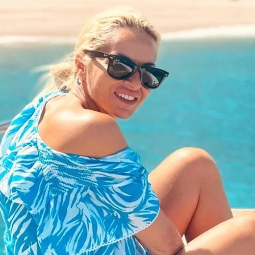 Το σώμα της Μαρίας Μπεκατώρου είναι στα καλύτερά του | Ποζάρει με το μπικίνι της όπως δεν την έχετε ξαναδεί