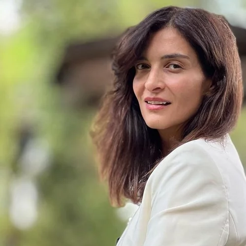 Η Αντιγόνη Κουλουκάκου με mini εφαρμοστό φόρεμα, 20 χρόνια πριν  - Η throwback φωτογραφία από τα χρόνια του modelling