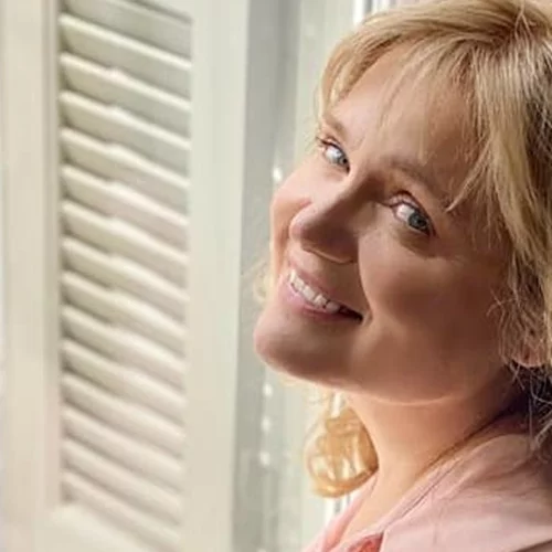 Μαρία Καβογιάννη | "Μία γυναίκα με αγκάλιασε στον δρόμο και έκλαιγε. Δε μου είπε αν είχε κακοποιηθεί, αλλά για μένα ήταν σαν να μου το ομολογούσε σιωπηλά"