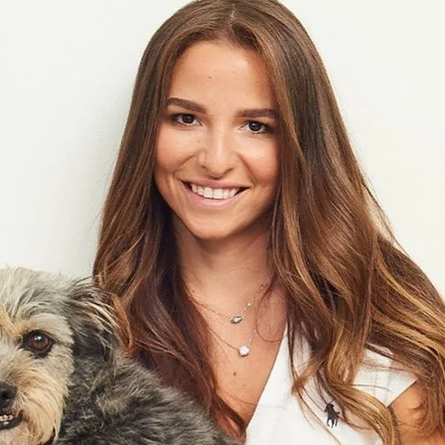 Εριέττα Κούρκουλου Λάτση | Κρατάει τον κατάξανθο γιο της στην αγκαλιά της και του "μαθαίνει" την αγάπη με τον πιο όμορφο και αγνό τρόπο