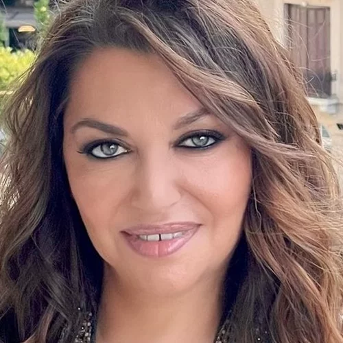 Η Καίτη Γαρμπή όπως δεν την έχουμε ξαναδεί | Η μίνιμαλ εμφάνιση που μας "έπιασε" απροετοίμαστους