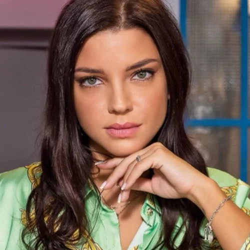 Μαρίλια Μητρούση | Η πρωταγωνίστρια της σειράς "ΣτΟργή" έκανε την τέλεια εμφάνιση για ένα κορίτσι 22 ετών